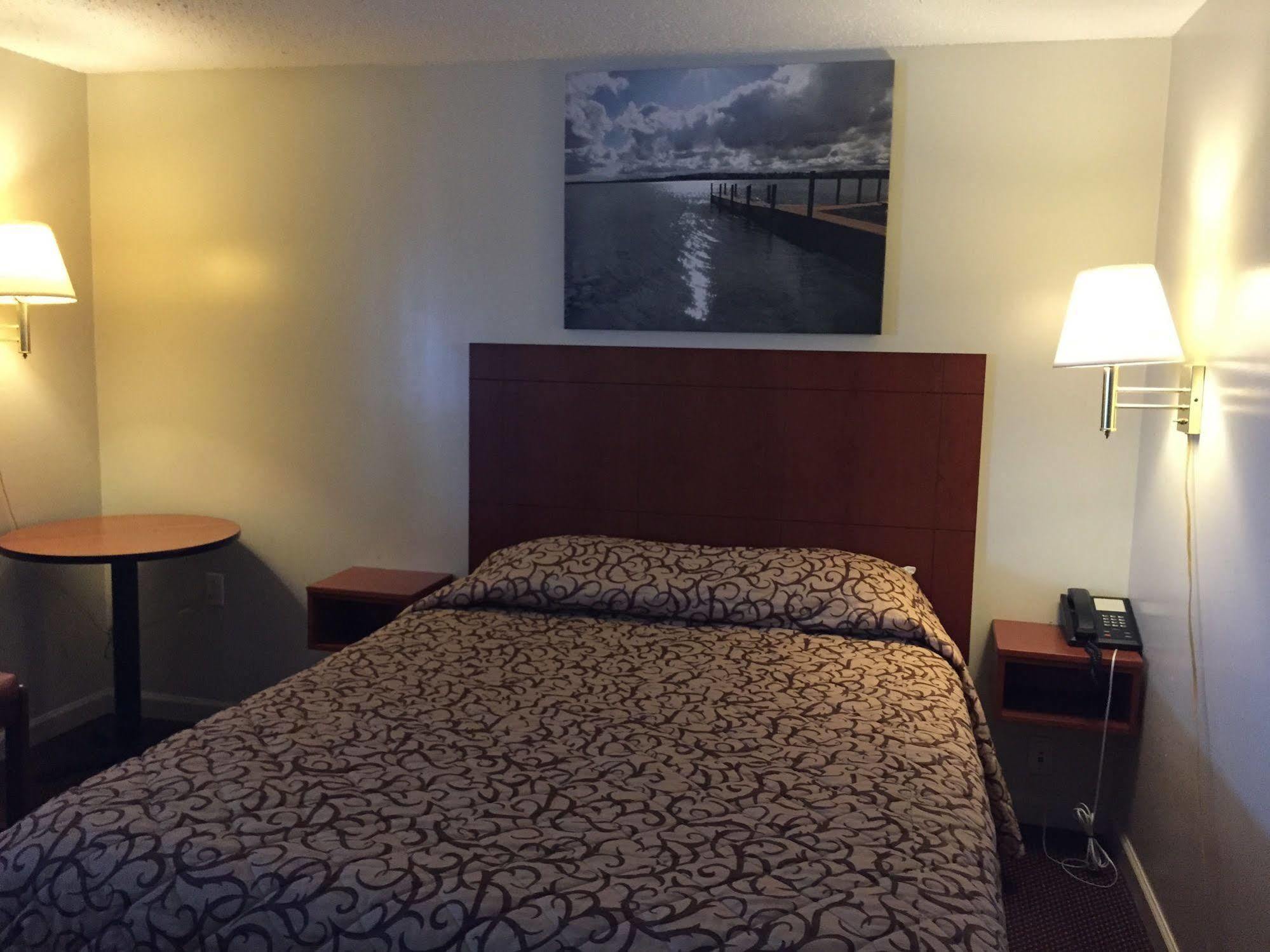 Royal Inn Motel Watertown Extérieur photo