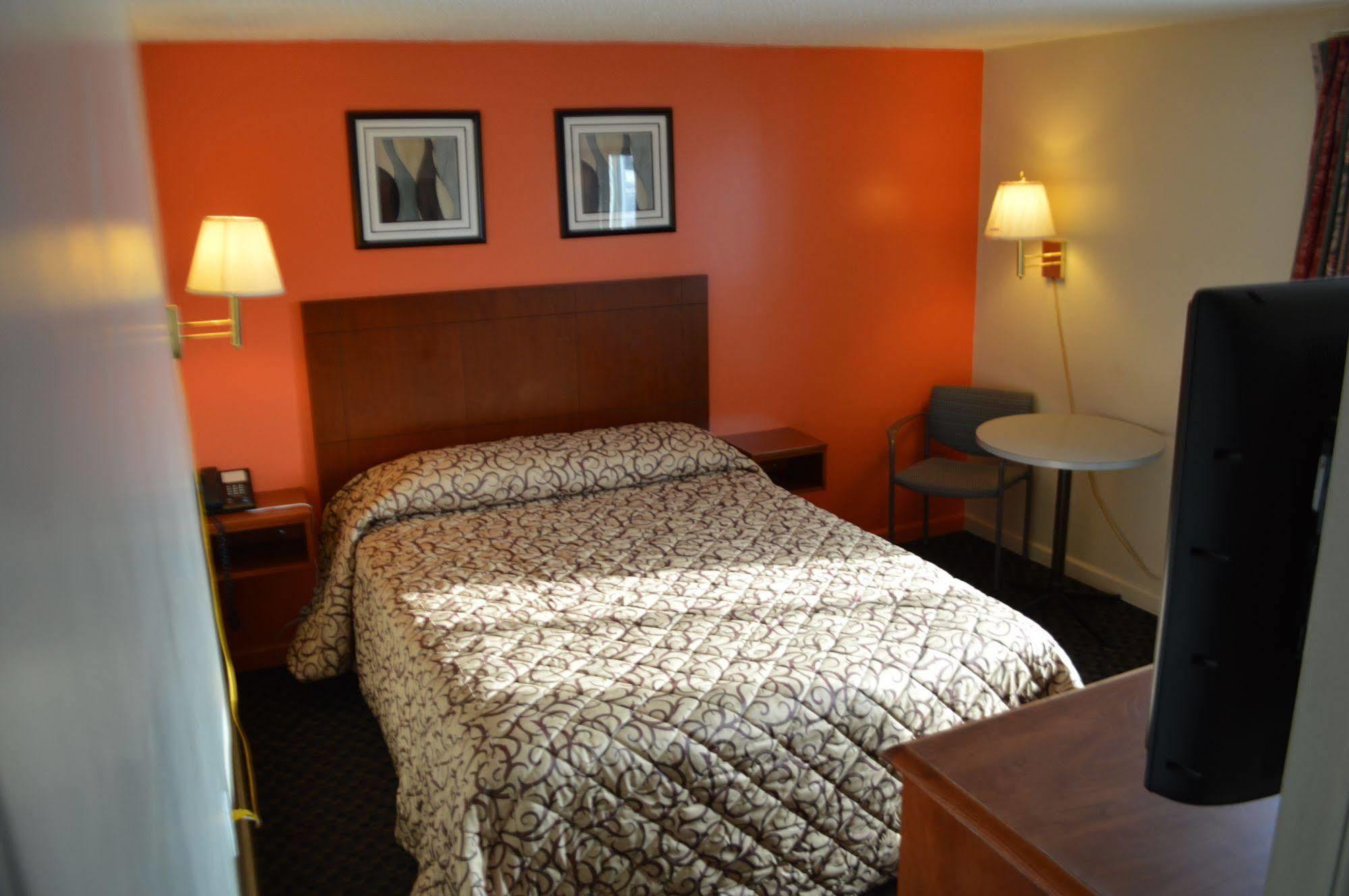 Royal Inn Motel Watertown Extérieur photo
